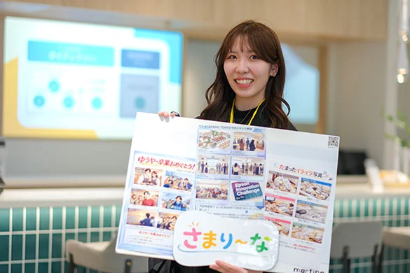 Epson Innovation Challenge 2026 最終デモデイで企画ボードを紹介する様子